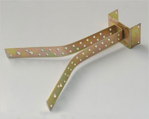 托木支架 托木支架采用兩種孔徑多級孔洞設(shè)計(jì),方便安裝時(shí)根據(jù)現(xiàn)場情況調(diào)節(jié)高度.起到支撐作用和固定屋脊瓦的作用.